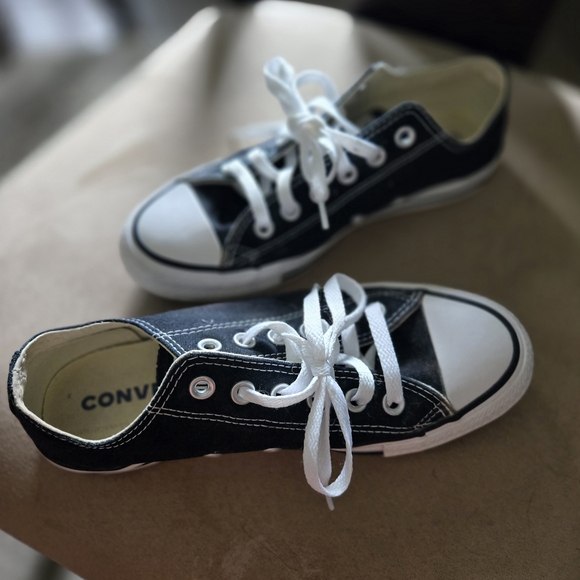 Converse Black and White Sneakers - Picture 4 of 4